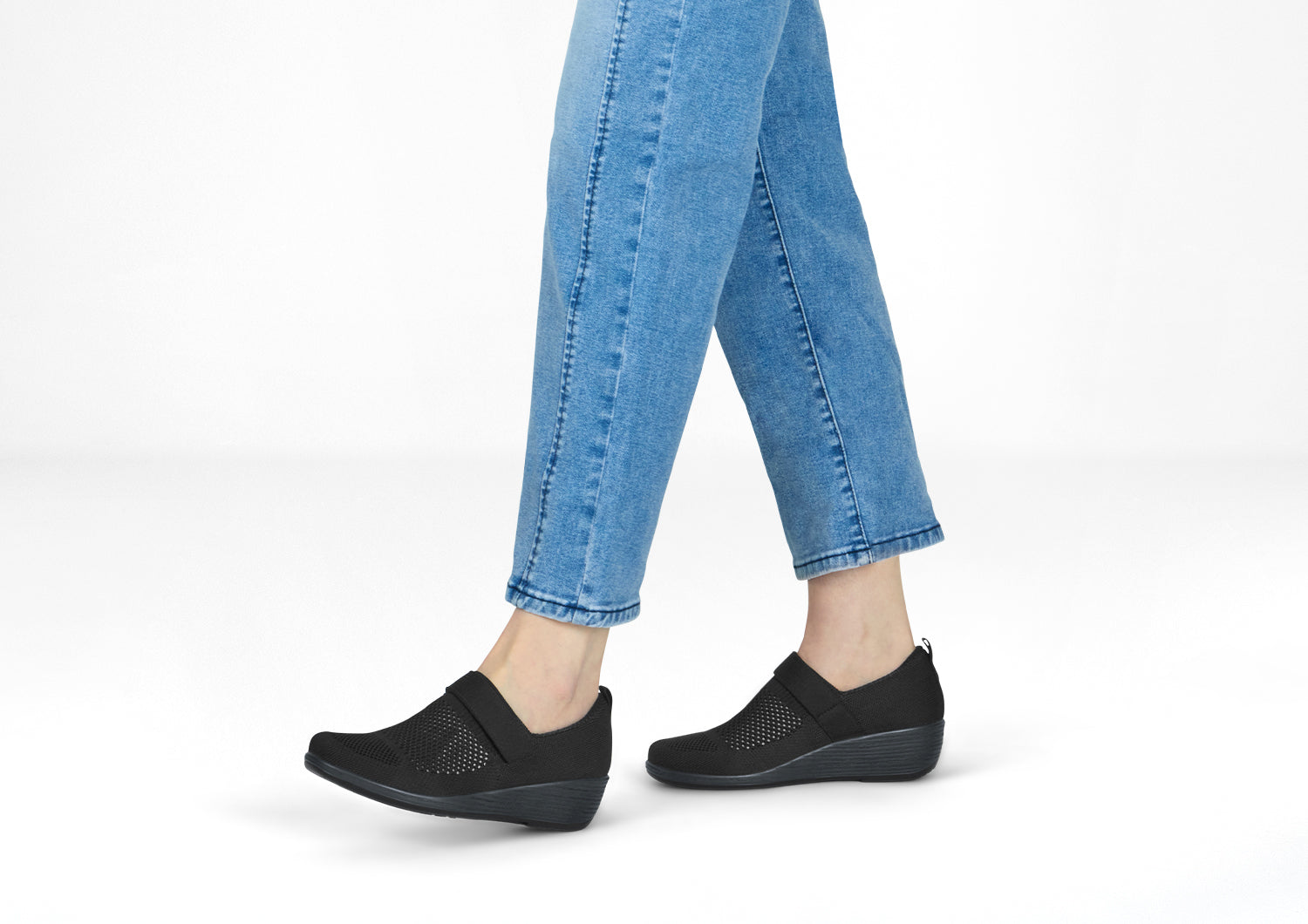 Eve | Timeless Elegance in Rich Black