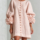 Vestido floral con mangas farol y cuello redondo