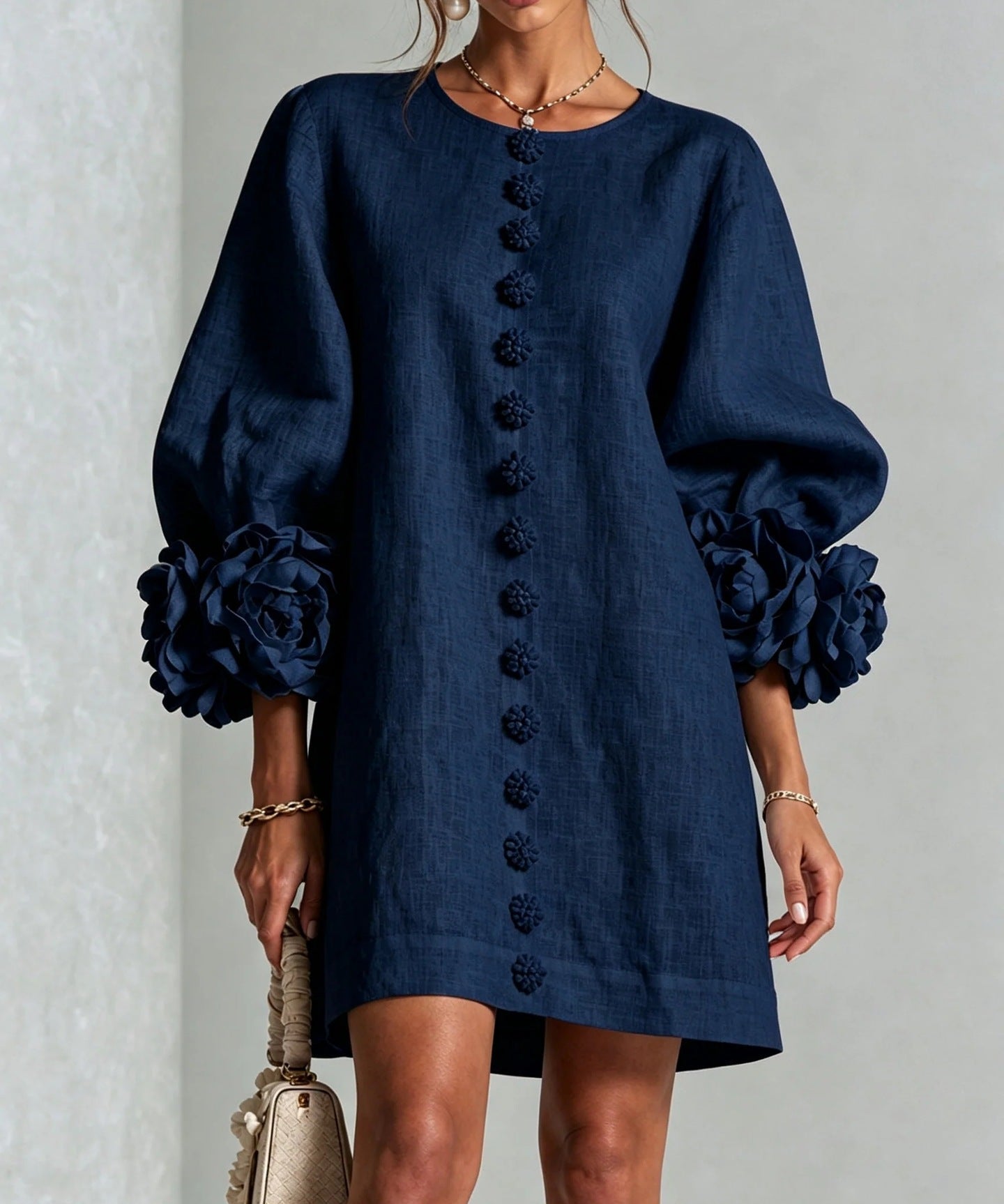 Vestido floral con mangas farol y cuello redondo