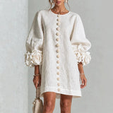 Vestido floral con mangas farol y cuello redondo